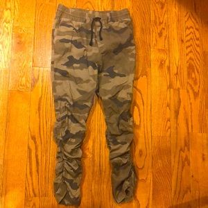 H&M Divided Camo Pant